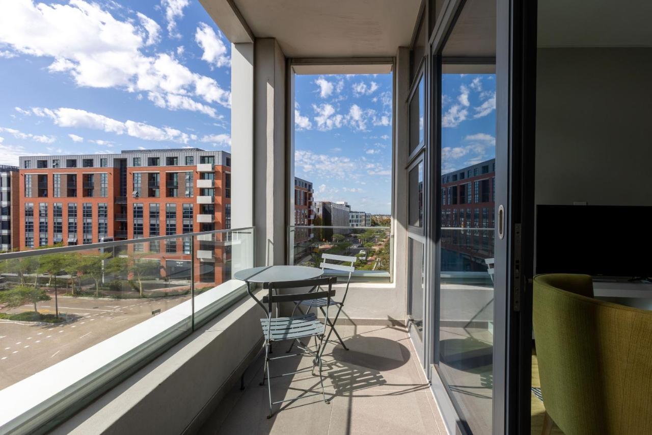 Axis Luxury Apartments By Century City Hotels Kapstaden Exteriör bild