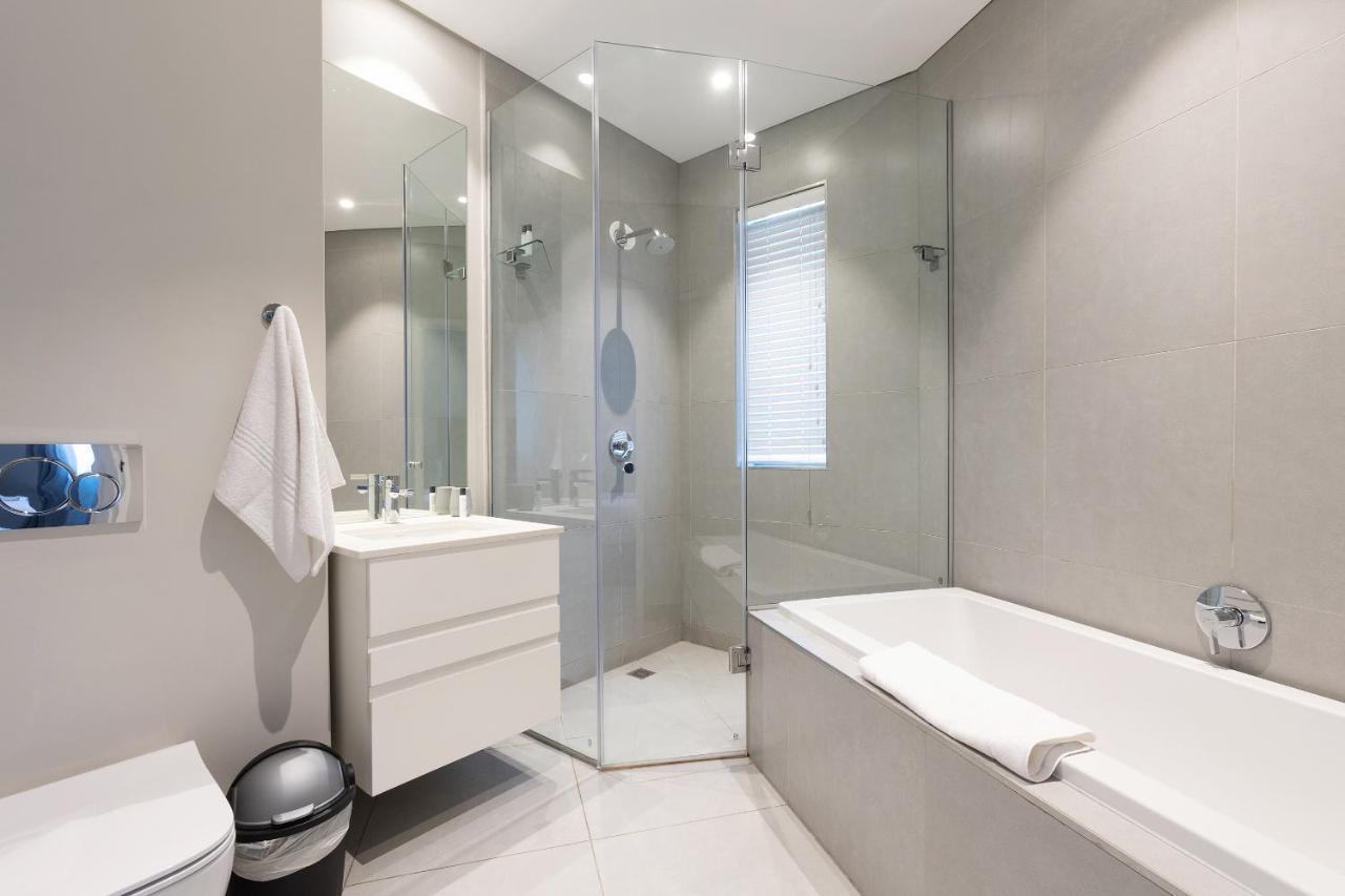 Axis Luxury Apartments By Century City Hotels Kapstaden Exteriör bild