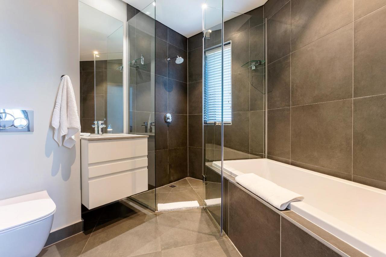 Axis Luxury Apartments By Century City Hotels Kapstaden Exteriör bild